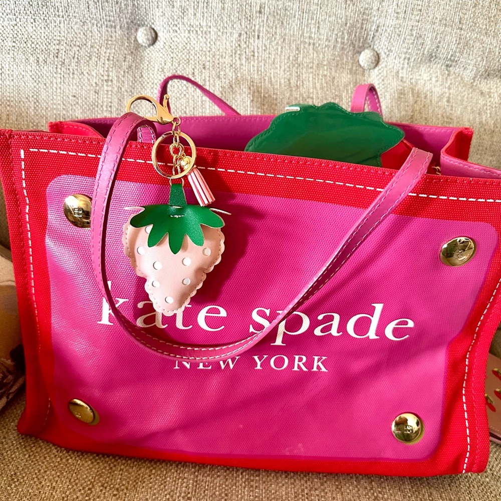 KATE SPADE Bag Knit TOTE NEW in Pink & Red Preppy Silver Buttons 15" x 9" - Picture 7 of 11